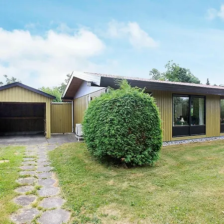 Modern Holiday Near With Terrace Skibby
